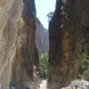 Крит. Самарийское ущелье. Между скалами